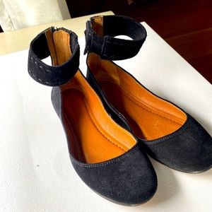 Frye suede ankle strap flats / black 6